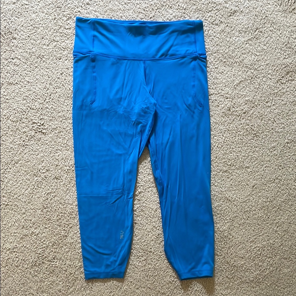 Under Armour blue crop leggings